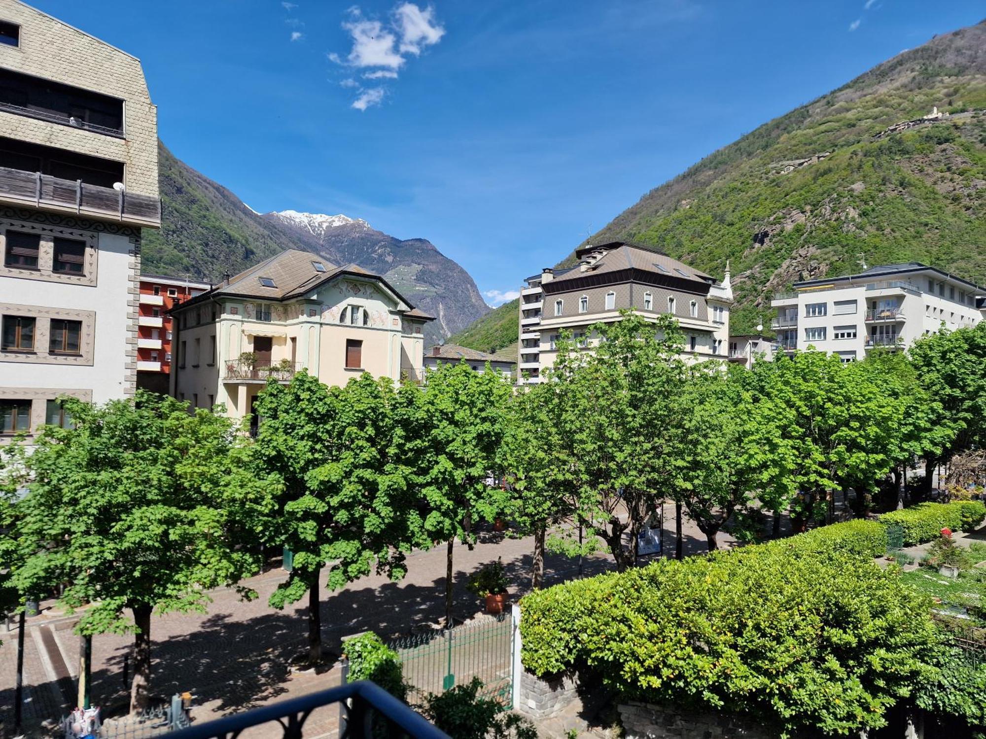 Bernina Station Center Apartment - Tirano Exterior foto