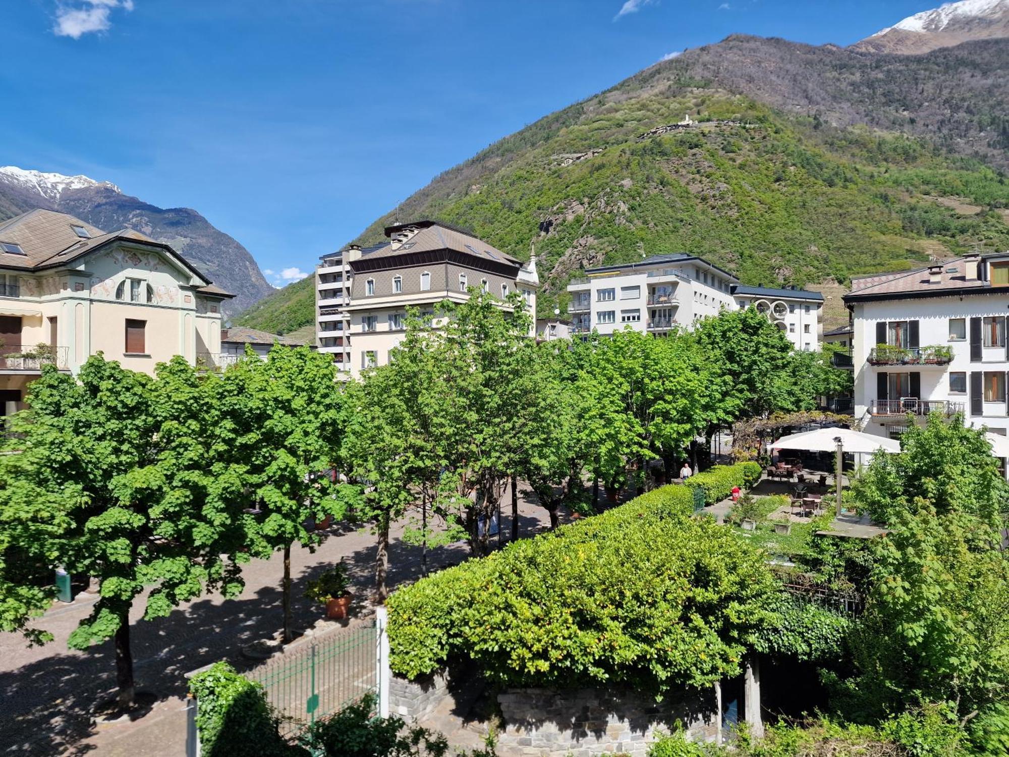 Bernina Station Center Apartment - Tirano Exterior foto